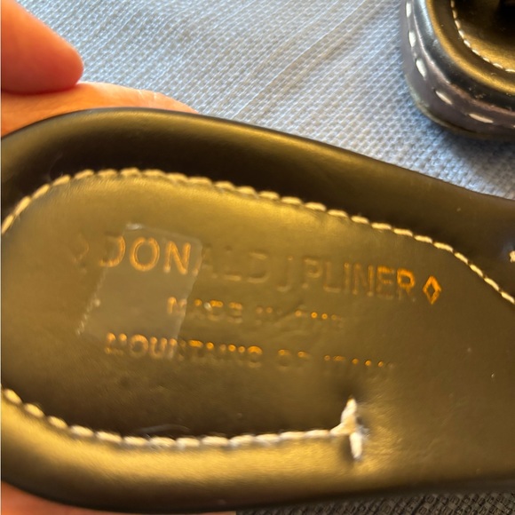 Donald J Pliner womens, Italian Salya wedge sandal 7M - Picture 2 of 8